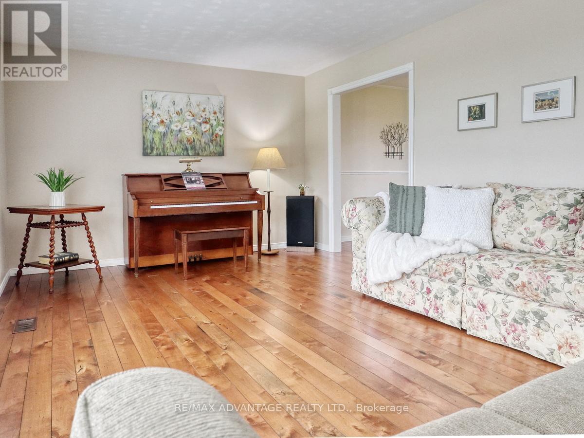 17248 Wyton Drive, Thames Centre, Ontario  N0M 2P0 - Photo 10 - X12314844