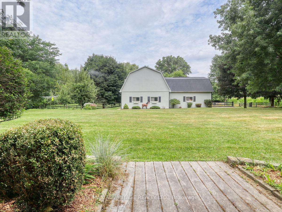 17248 Wyton Drive, Thames Centre, Ontario  N0M 2P0 - Photo 31 - X12314844
