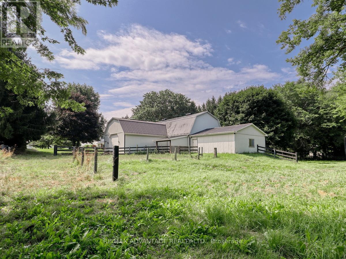 17248 Wyton Drive, Thames Centre, Ontario  N0M 2P0 - Photo 5 - X12314844