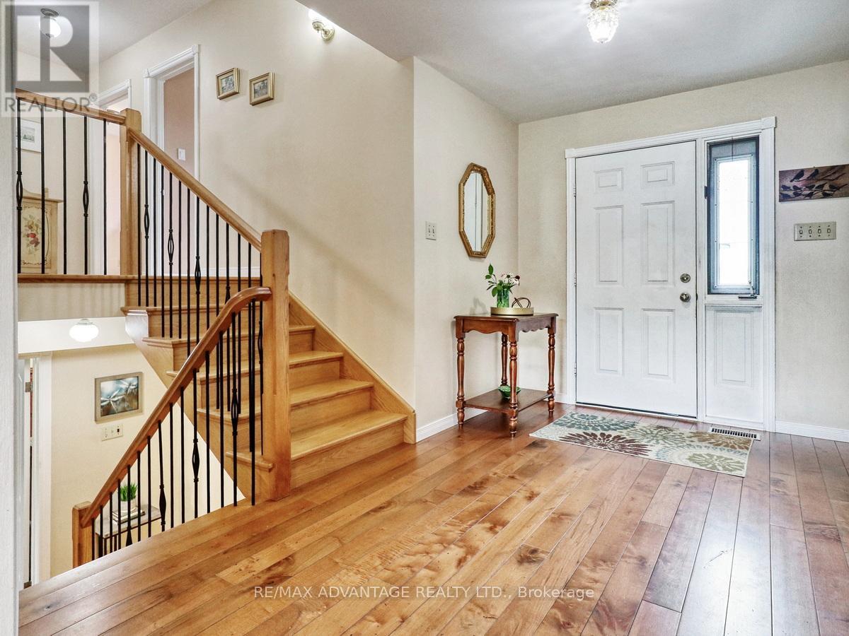 17248 Wyton Drive, Thames Centre, Ontario  N0M 2P0 - Photo 8 - X12314844