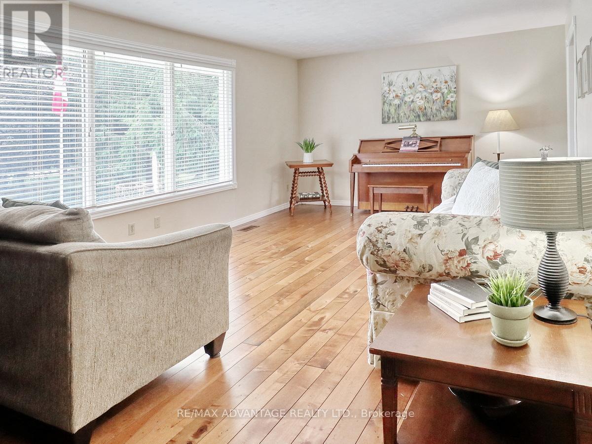 17248 Wyton Drive, Thames Centre, Ontario  N0M 2P0 - Photo 9 - X12314844