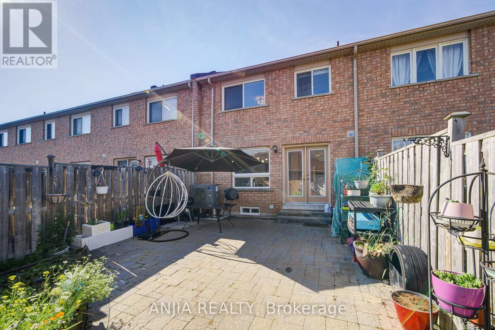 Property at 706 CASTLEMORE AVENUE image 4