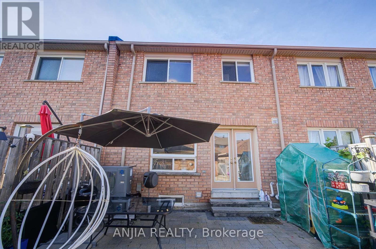 Property at 706 CASTLEMORE AVENUE image 5