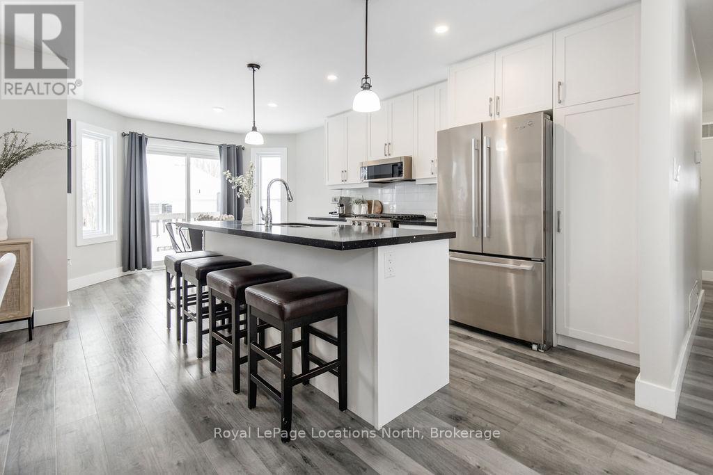 1 Timberland Crescent, Wasaga Beach, Ontario  L9Z 1G7 - Photo 1 - S12314927