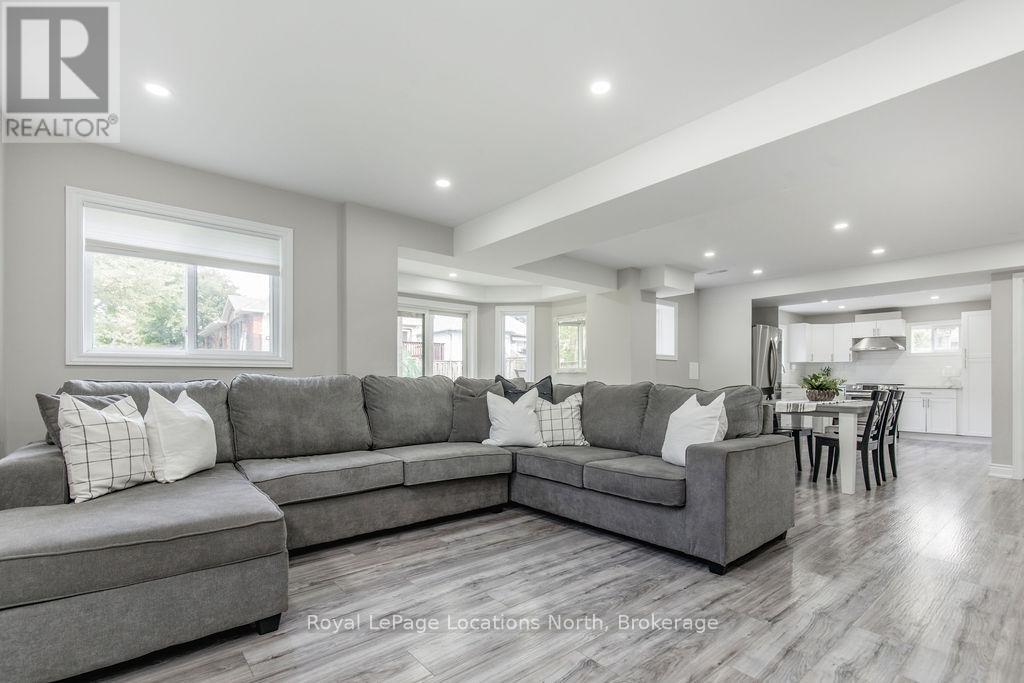 1 Timberland Crescent, Wasaga Beach, Ontario  L9Z 1G7 - Photo 21 - S12314927