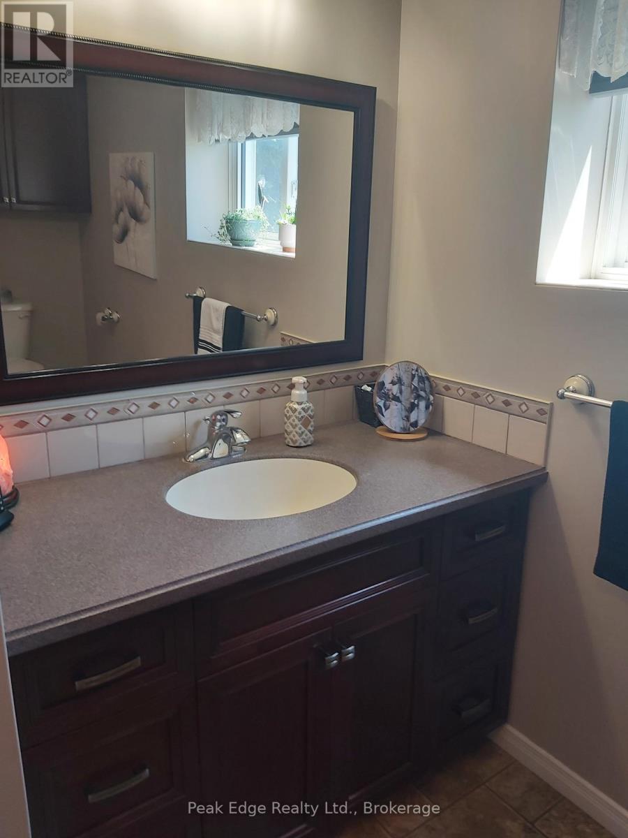 201 - 85 William Street N, Brockton, Ontario  N0G 2V0 - Photo 5 - X12314916