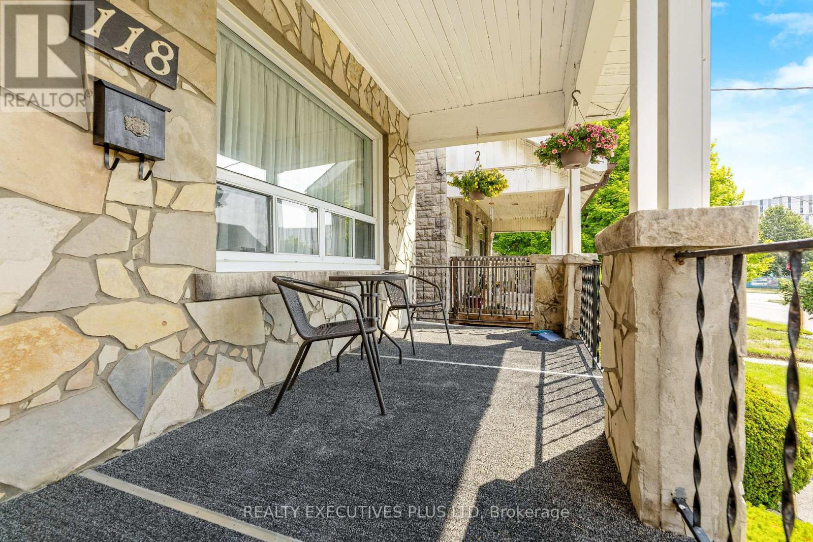 Property at 118 ALDER CRESCENT image 3