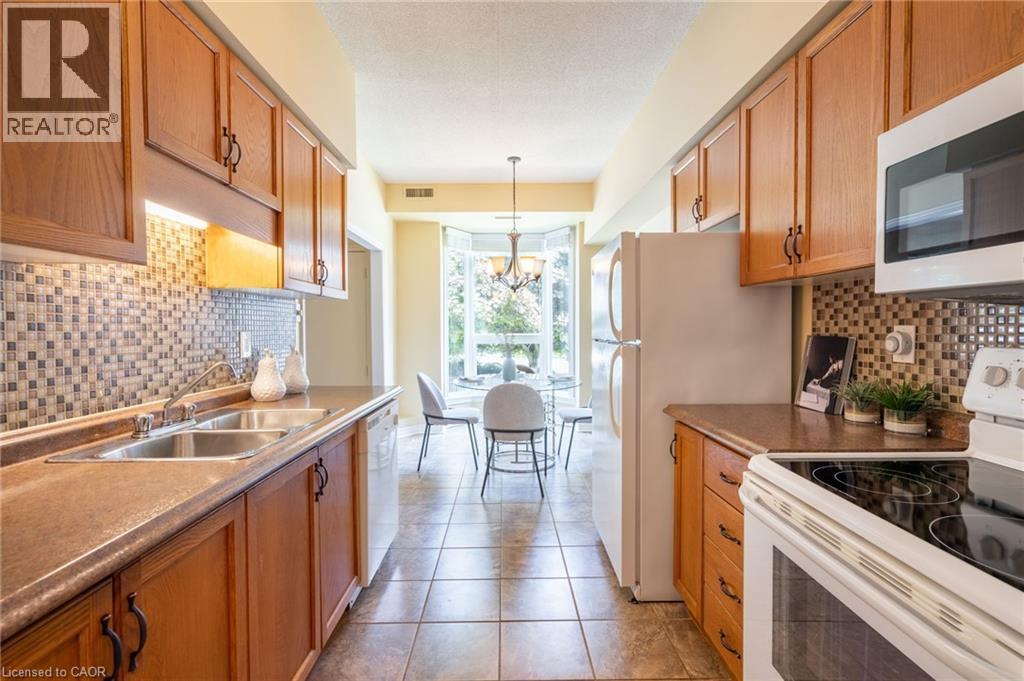 416 Limeridge Road E Unit# 109, Hamilton, Ontario  L9A 2S7 - Photo 11 - 40750371