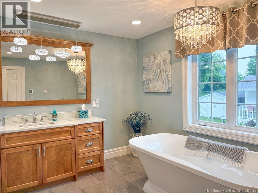 21 Hillcrest Avenue, Hartland, New Brunswick  E7P 1M7 - Photo 36 - NB123999