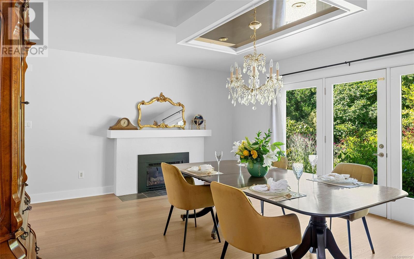Property at 2895 Lansdowne Rd image 4