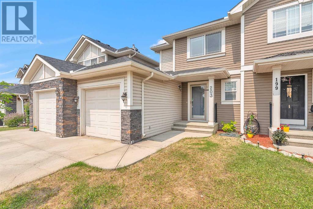Property at 203 Cranberry Green SE image 3
