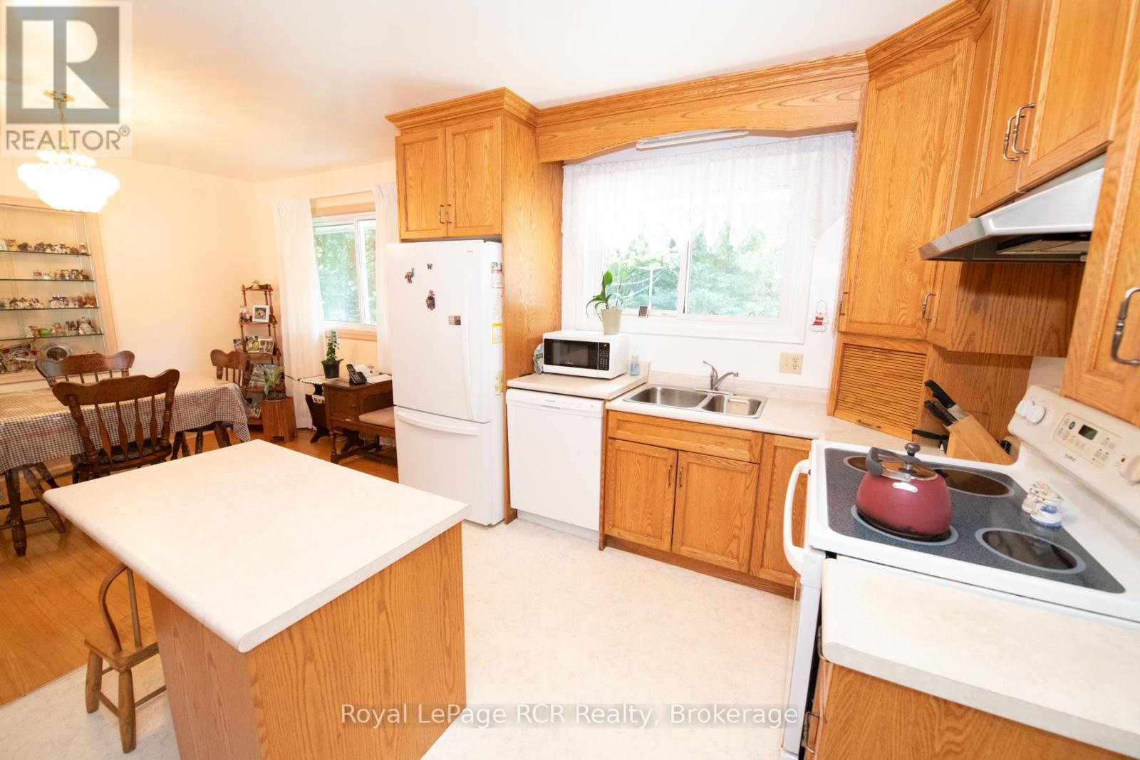 258 Birmingham Street W, Wellington North, Ontario  N0G 2L1 - Photo 12 - X12314655