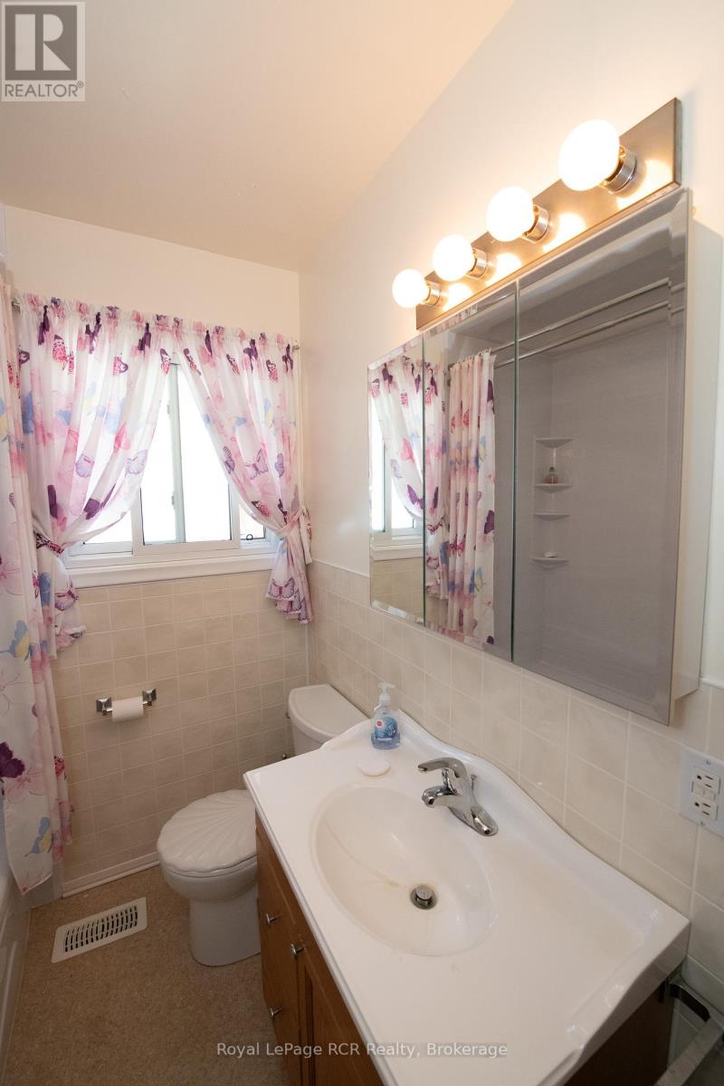 258 Birmingham Street W, Wellington North, Ontario  N0G 2L1 - Photo 23 - X12314655