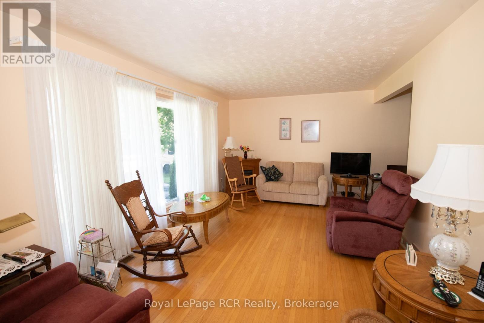 258 Birmingham Street W, Wellington North, Ontario  N0G 2L1 - Photo 7 - X12314655