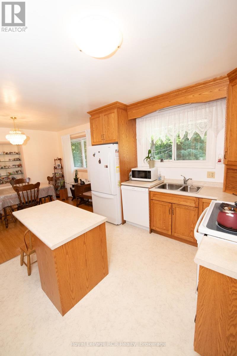 258 Birmingham Street W, Wellington North, Ontario  N0G 2L1 - Photo 8 - X12314655