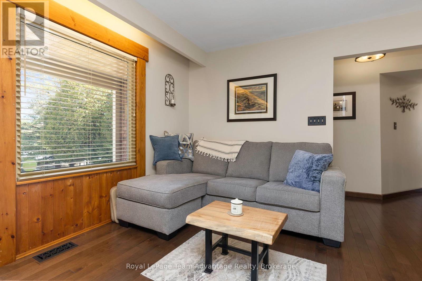 18 Pine Valley Drive, Carling, Ontario  P0G 1G0 - Photo 12 - X12137244