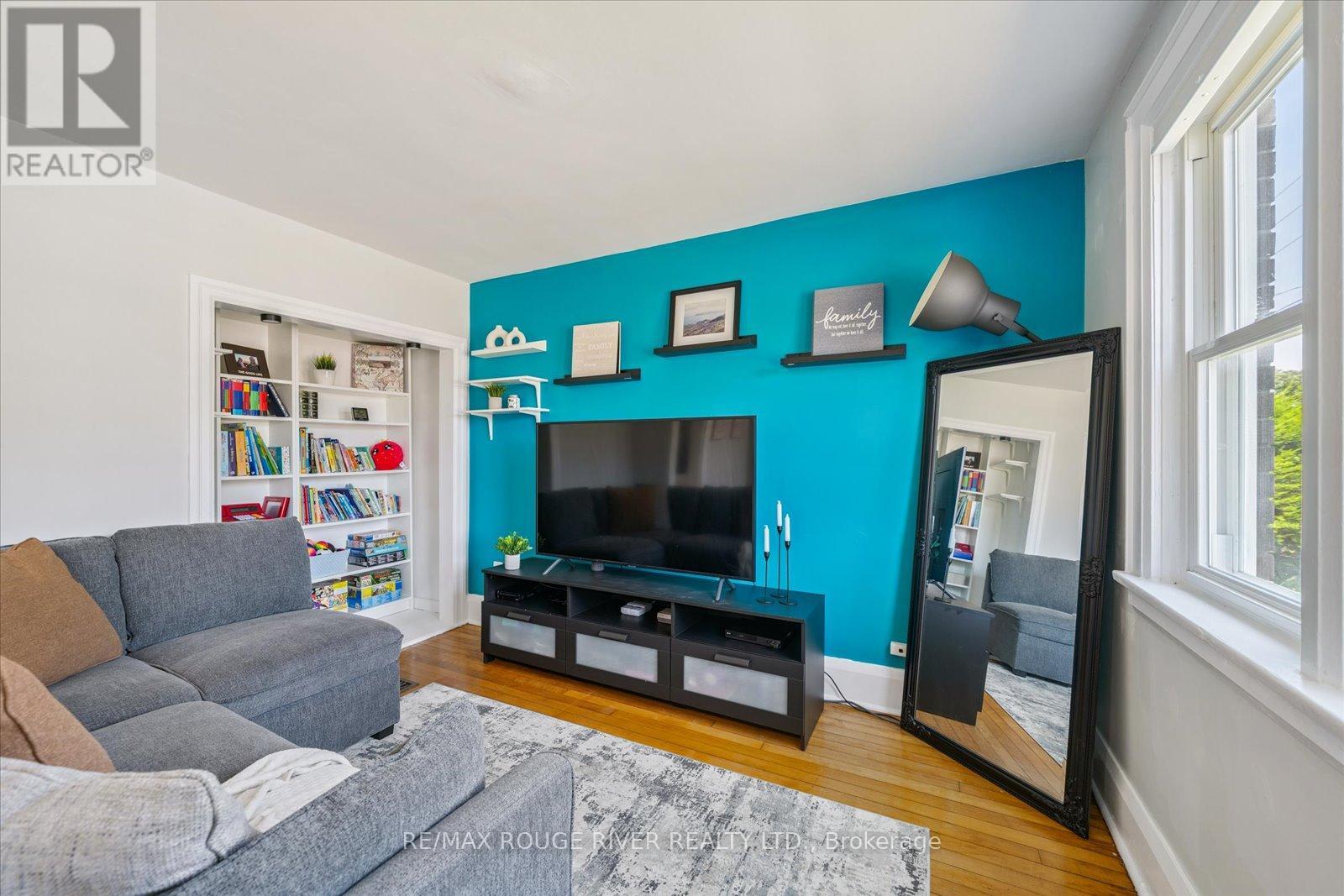Property at 500 DREW STREET image 2