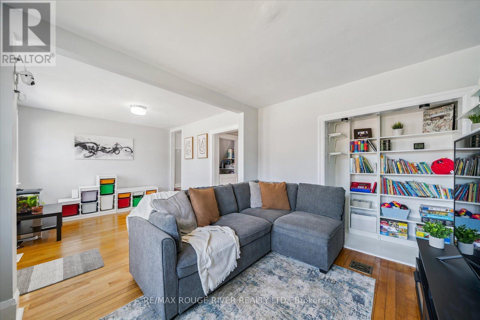 Property at 500 DREW STREET image 4