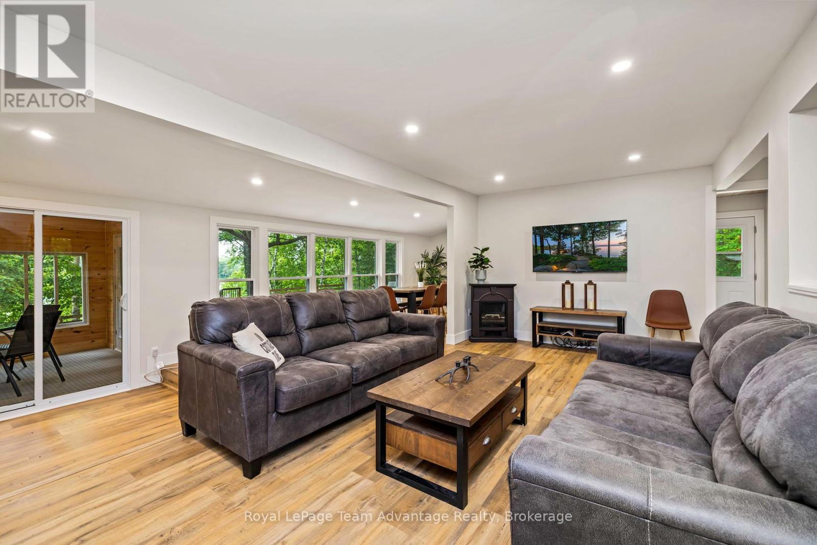 40 Fairholme Lake Road, Whitestone, Ontario  P0A 1G0 - Photo 11 - X12314994