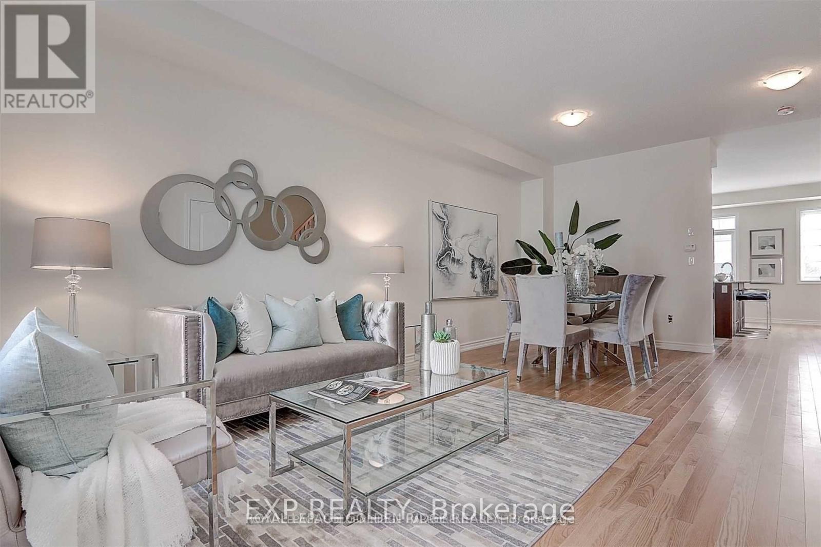 275 Bloomington Road W, Richmond Hill, Ontario  L4E 2H8 - Photo 5 - N12314871