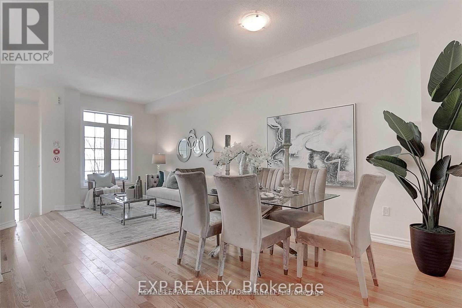 275 Bloomington Road W, Richmond Hill, Ontario  L4E 2H8 - Photo 7 - N12314871