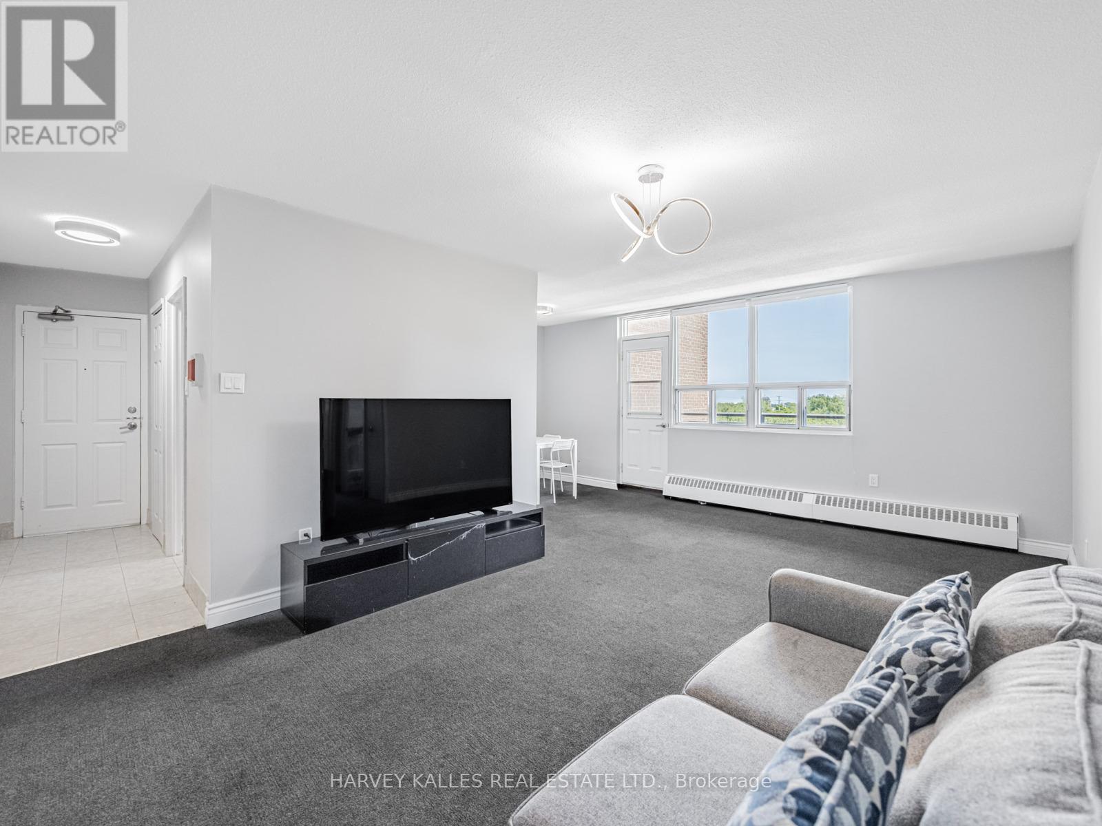 505 - 3065 Queen Frederica Drive, Mississauga, Ontario  L4Y 3A3 - Photo 4 - W12314874