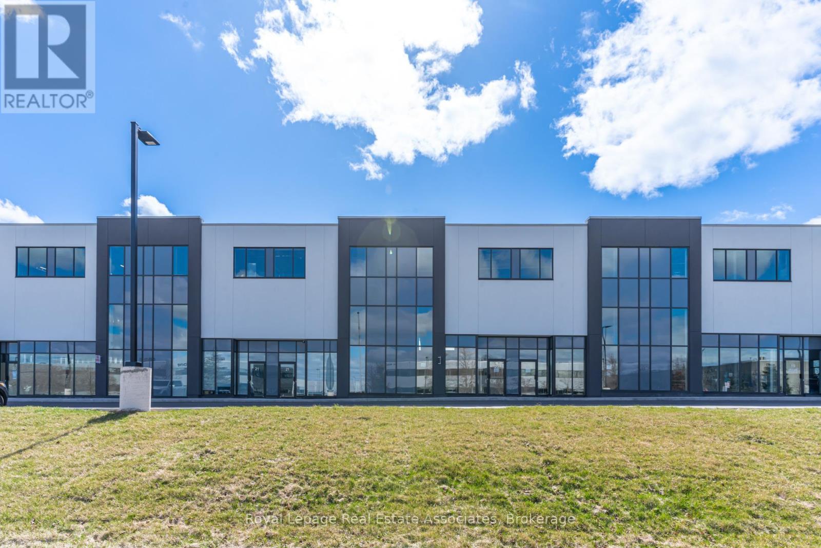21B - 5270 SOLAR DRIVE, Mississauga, Ontario