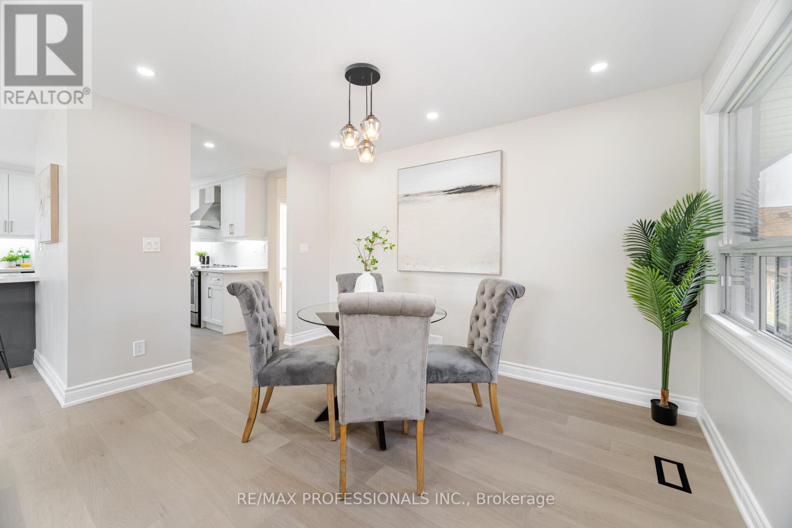 718 Royal York Road, Toronto, Ontario  M8Y 2T5 - Photo 10 - W12314896