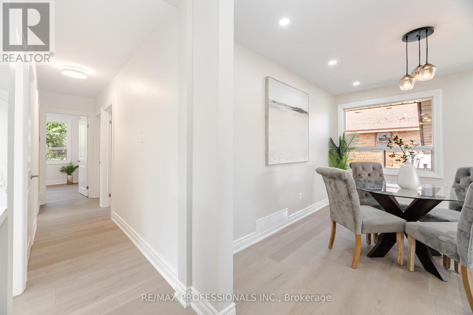 718 Royal York Road, Toronto, Ontario  M8Y 2T5 - Photo 21 - W12314896