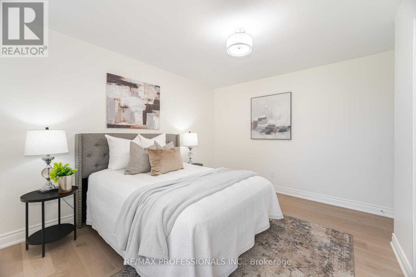 718 Royal York Road, Toronto (Stonegate-Queensway), Ontario  M8Y 2T5 - Photo 24 - W12314896