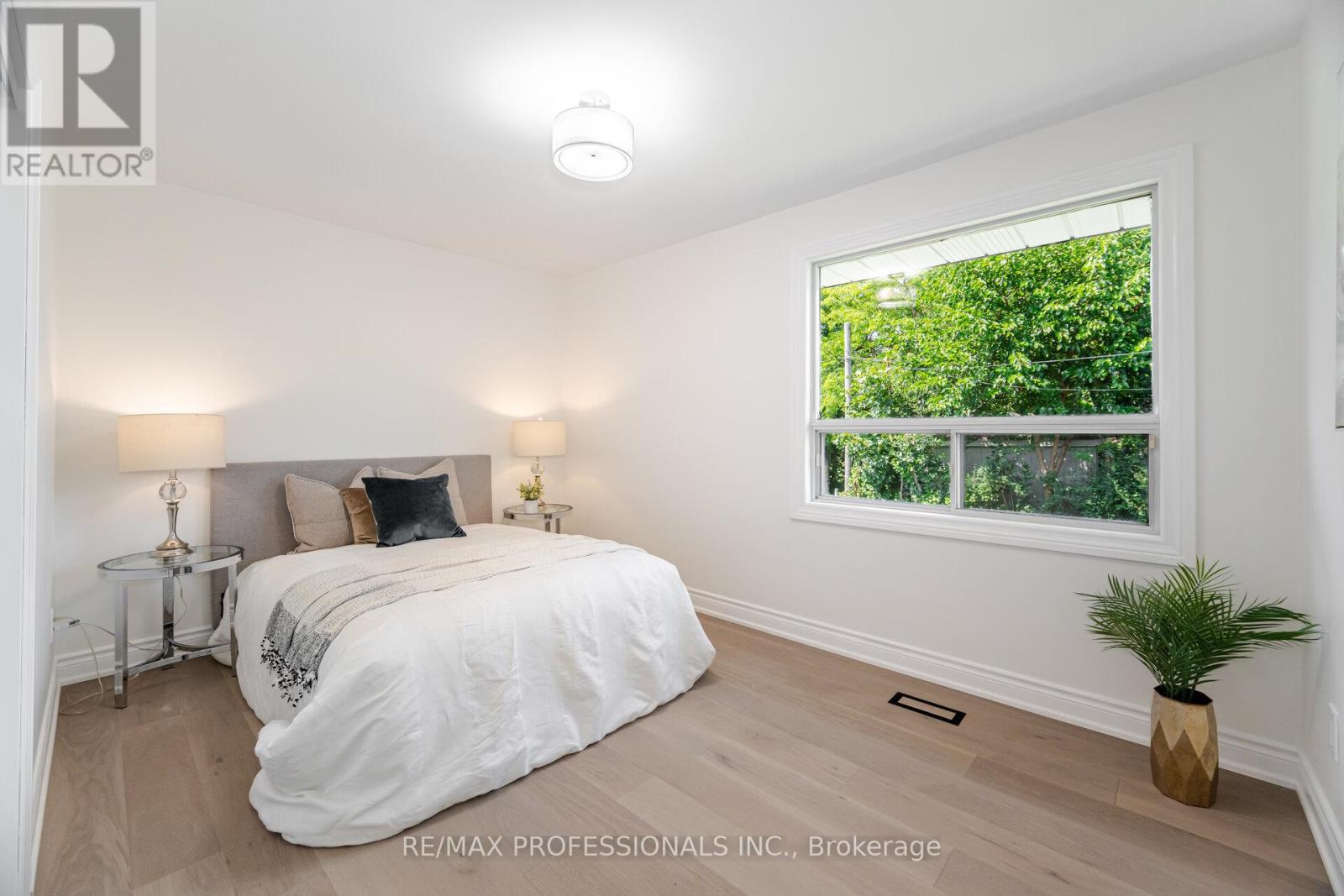 718 Royal York Road, Toronto, Ontario  M8Y 2T5 - Photo 25 - W12314896