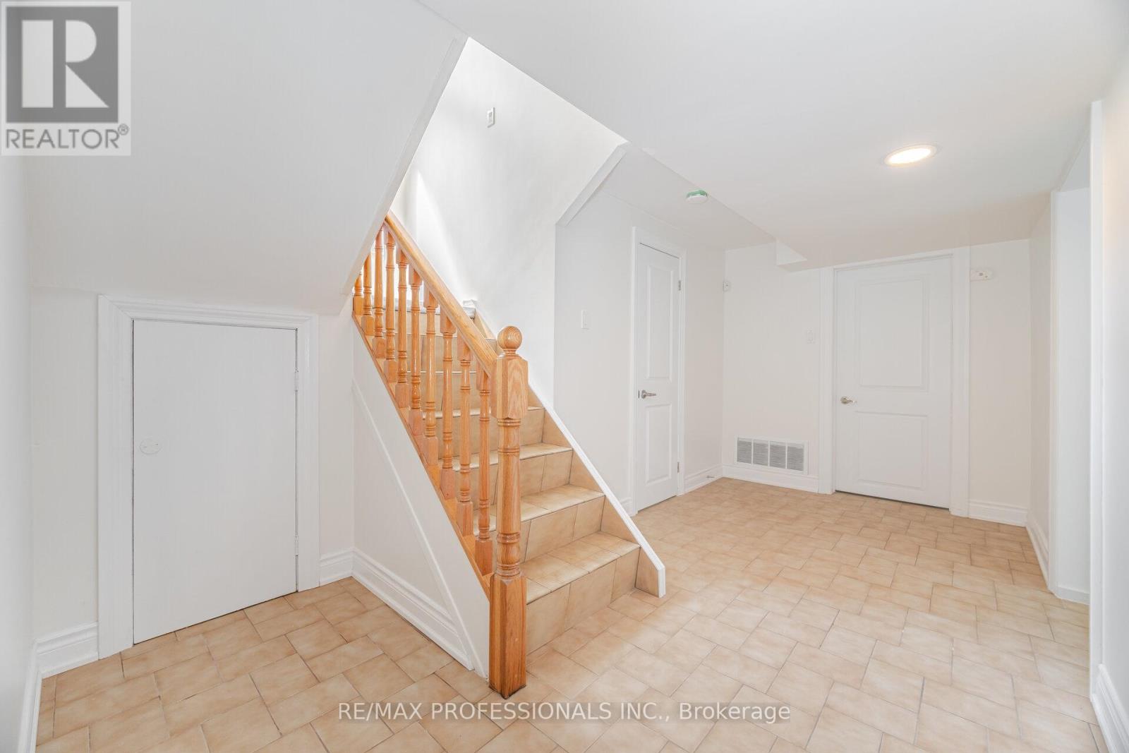 718 Royal York Road, Toronto, Ontario  M8Y 2T5 - Photo 33 - W12314896