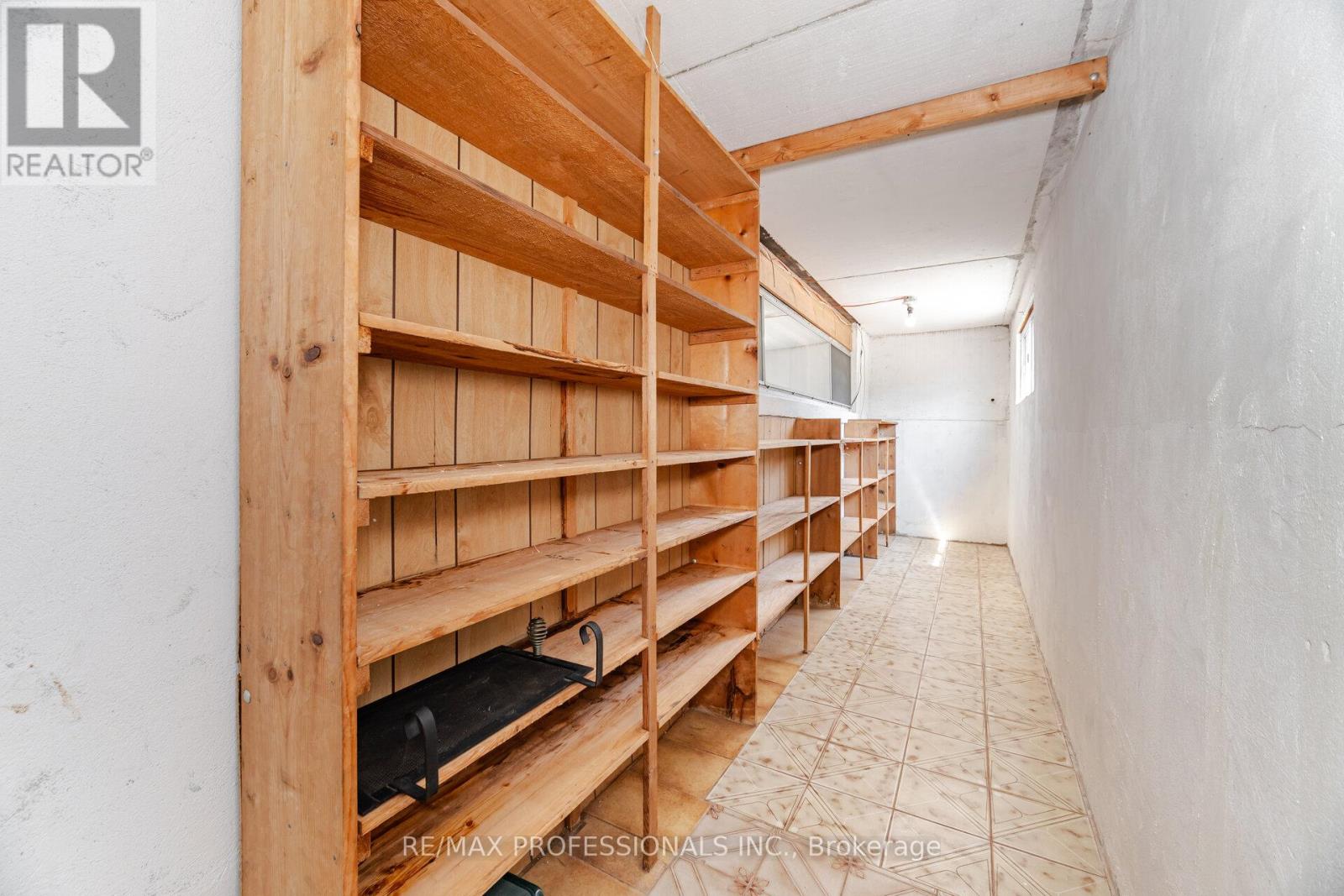 718 Royal York Road, Toronto (Stonegate-Queensway), Ontario  M8Y 2T5 - Photo 46 - W12314896