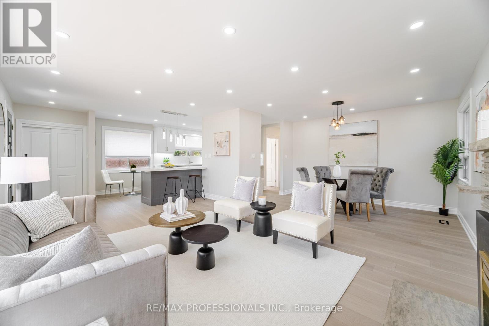 718 Royal York Road, Toronto, Ontario  M8Y 2T5 - Photo 9 - W12314896