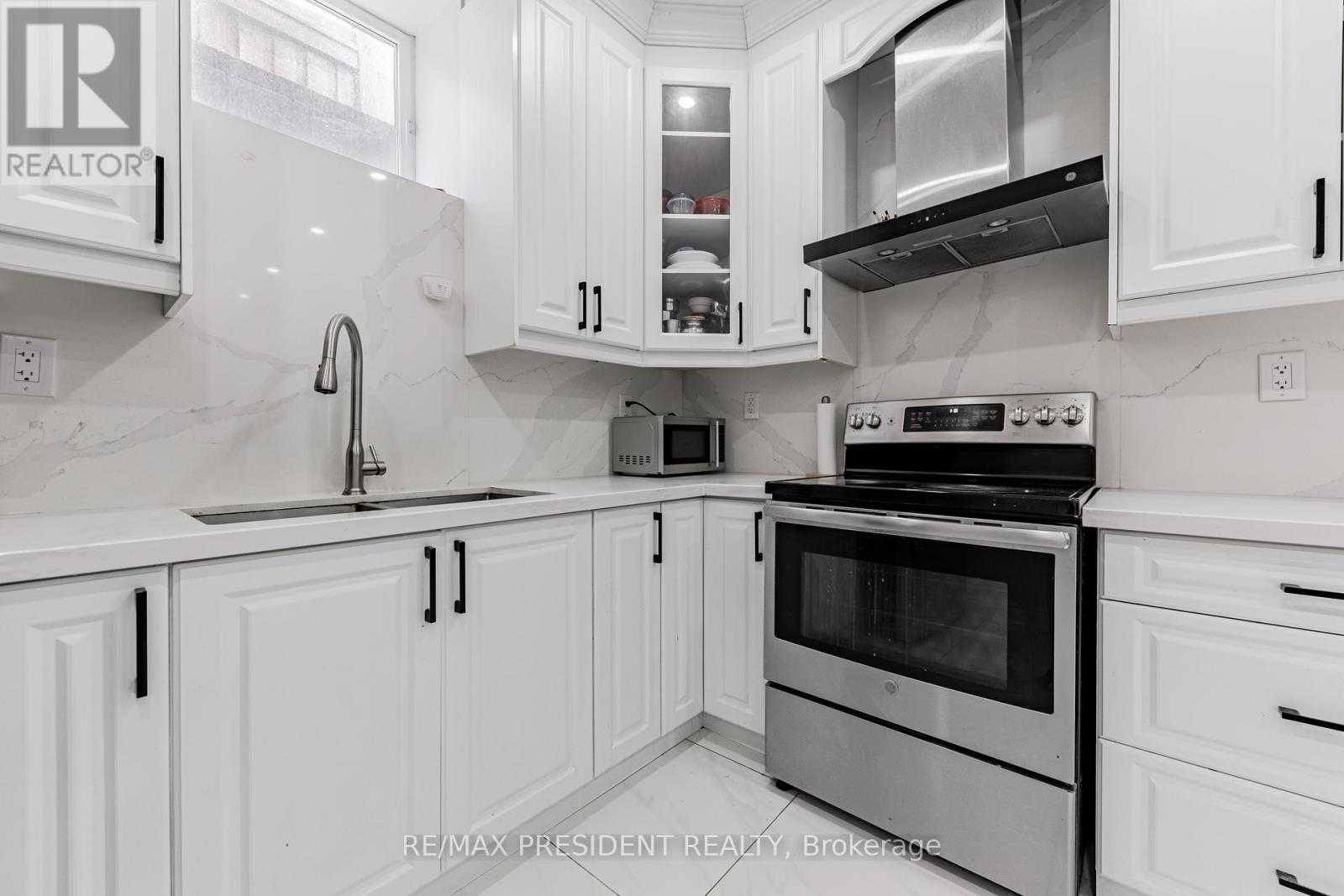 32 Elderbridge Road, Brampton, Ontario  L6P 4G5 - Photo 21 - W12314948