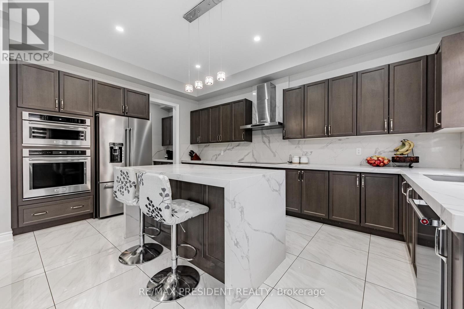 32 Elderbridge Road, Brampton, Ontario  L6P 4G5 - Photo 6 - W12314948