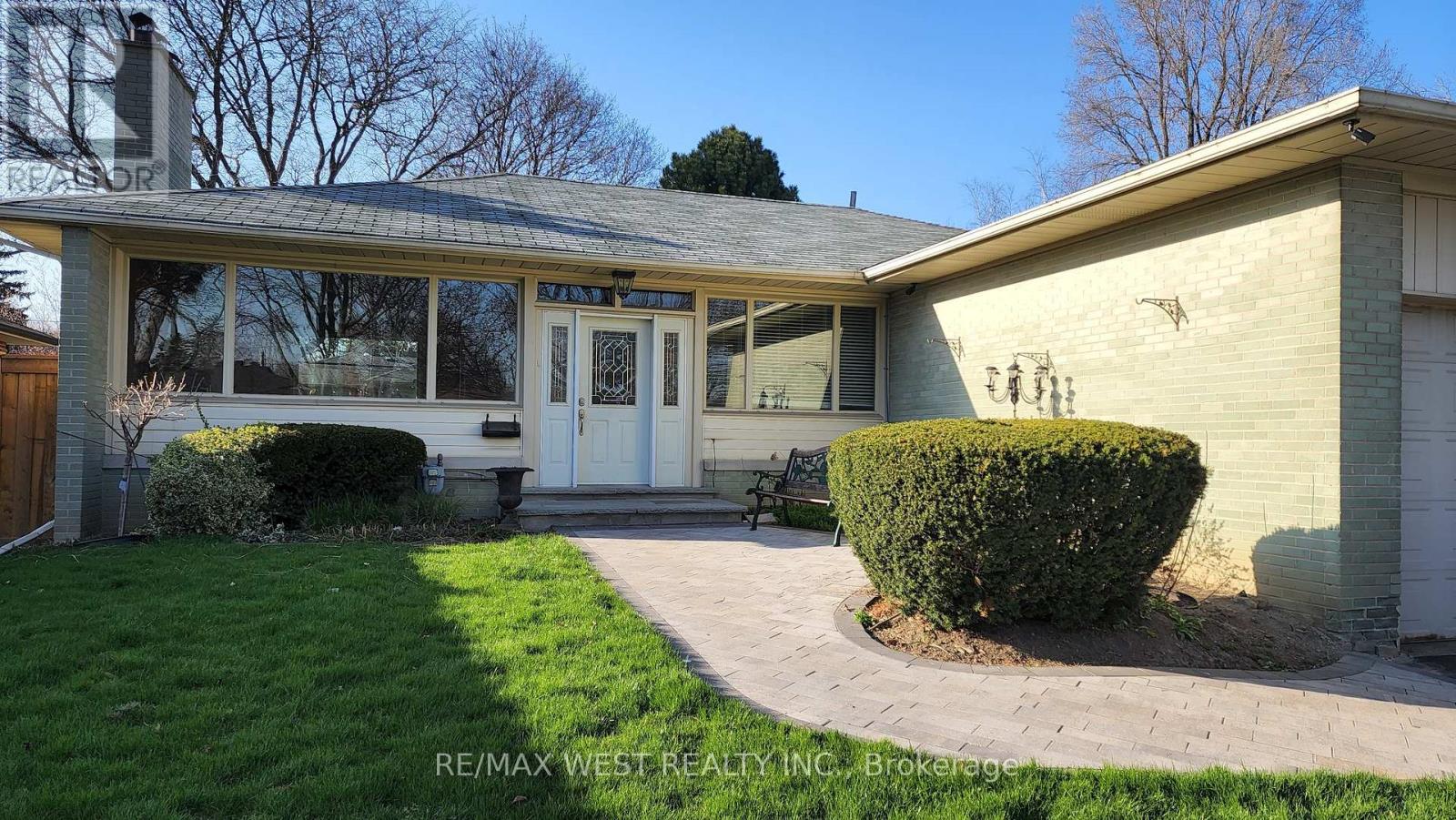 114 Prince George Drive, Toronto, Ontario  M9B 2X8 - Photo 1 - W12314958