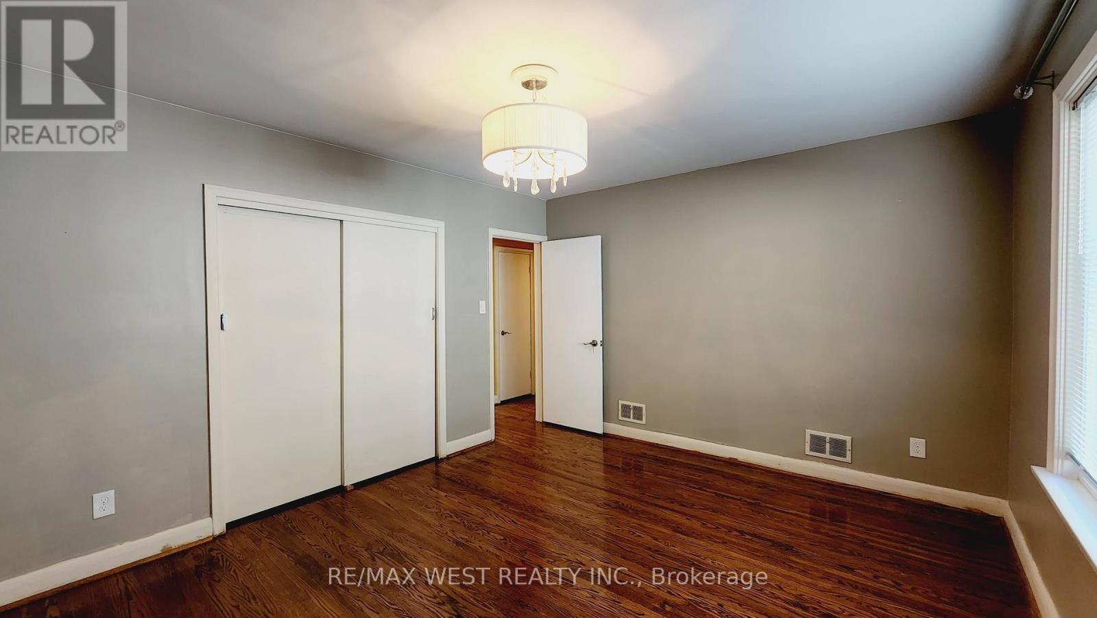 114 Prince George Drive, Toronto, Ontario  M9B 2X8 - Photo 16 - W12314958