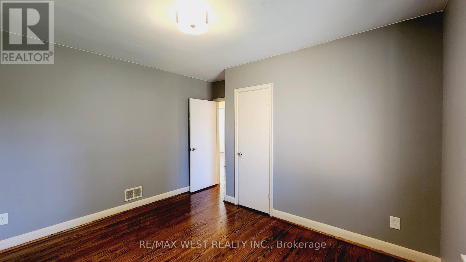 114 Prince George Drive, Toronto, Ontario  M9B 2X8 - Photo 17 - W12314958