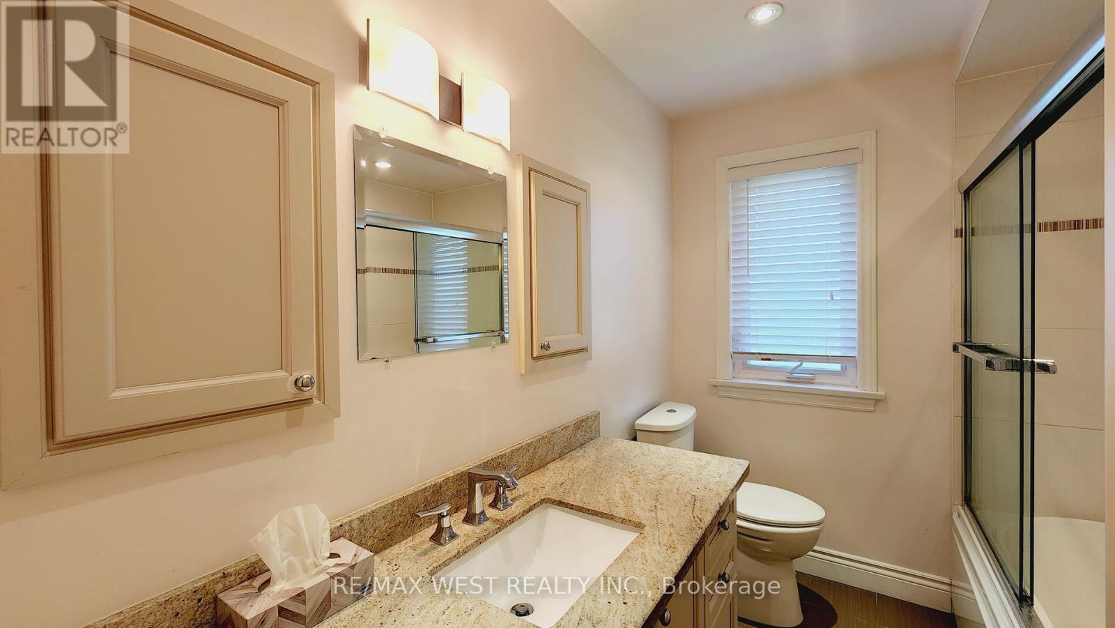 114 Prince George Drive, Toronto, Ontario  M9B 2X8 - Photo 18 - W12314958