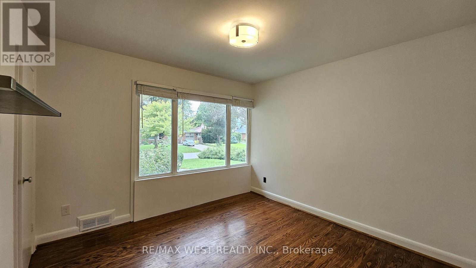 114 Prince George Drive, Toronto, Ontario  M9B 2X8 - Photo 20 - W12314958