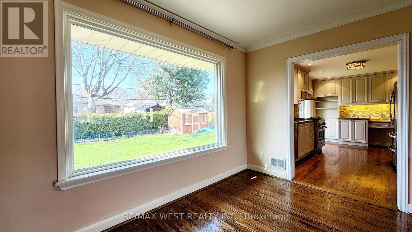 114 Prince George Drive, Toronto, Ontario  M9B 2X8 - Photo 7 - W12314958