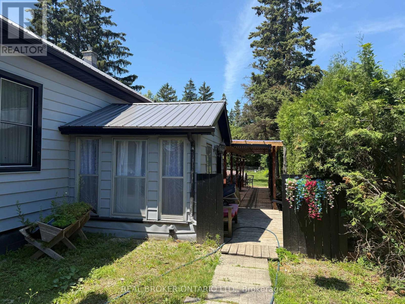 7994 Wellington 12 Road, Wellington North, Ontario  N0G 1A0 - Photo 35 - X12314851