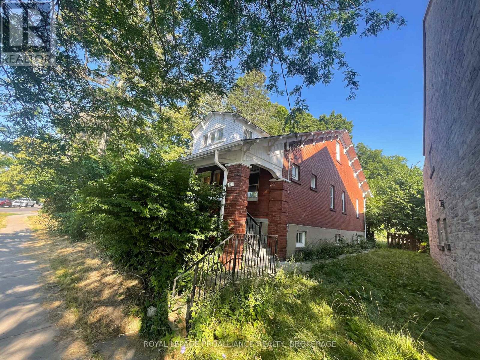 301 King Street W, Kingston, Ontario  K7L 2W9 - Photo 2 - X12315195