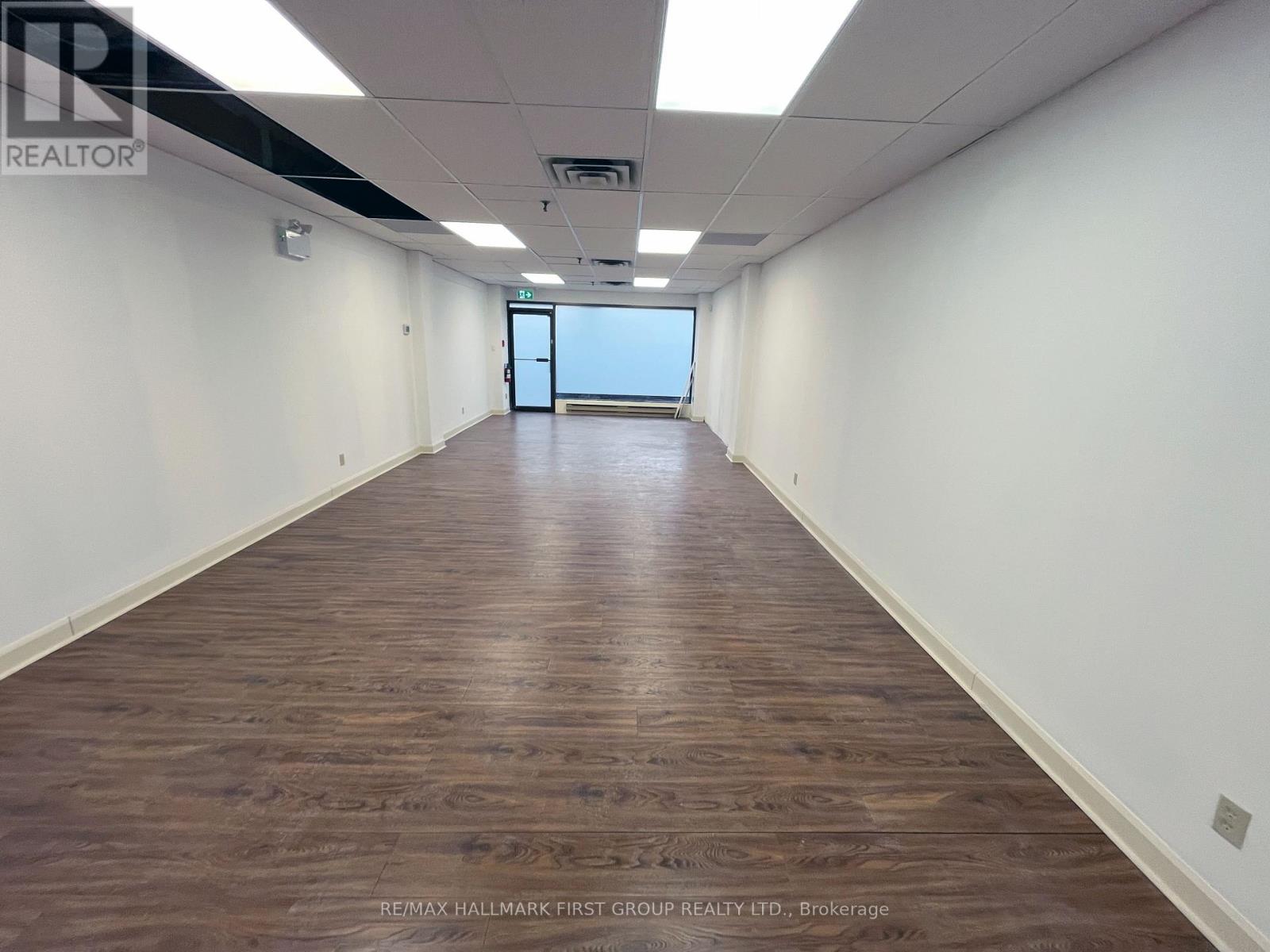 #b3 - 209 Dundas Street E, Whitby, Ontario  L1N 2M4 - Photo 2 - E12315005