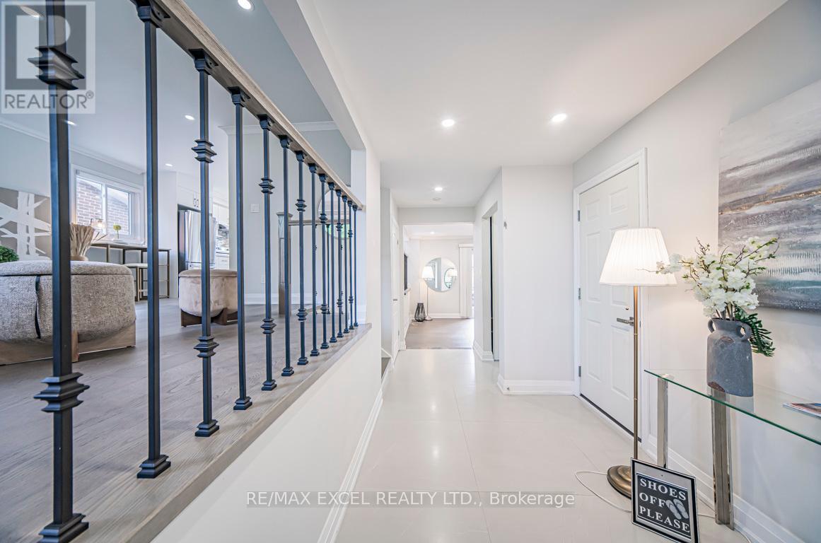 Property at 106 ALEXMUIR BOULEVARD image 3