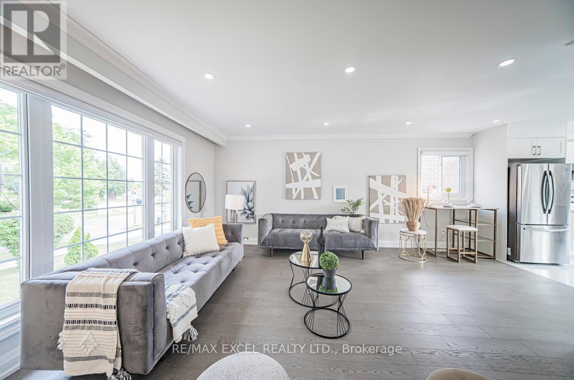 Property at 106 ALEXMUIR BOULEVARD image 4