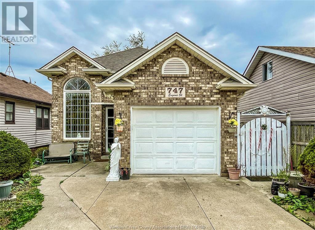 Property at 747 EUGENIE image 2
