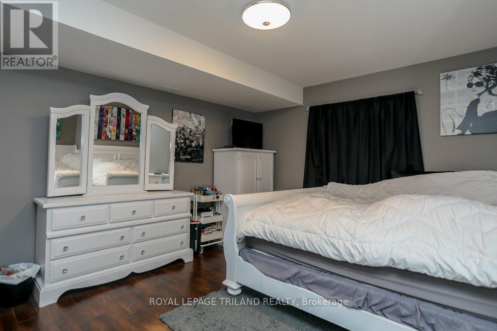 283 Greenfield Lane, Chatham-Kent (Chatham), Ontario  N7L 5N4 - Photo 35 - X12315161