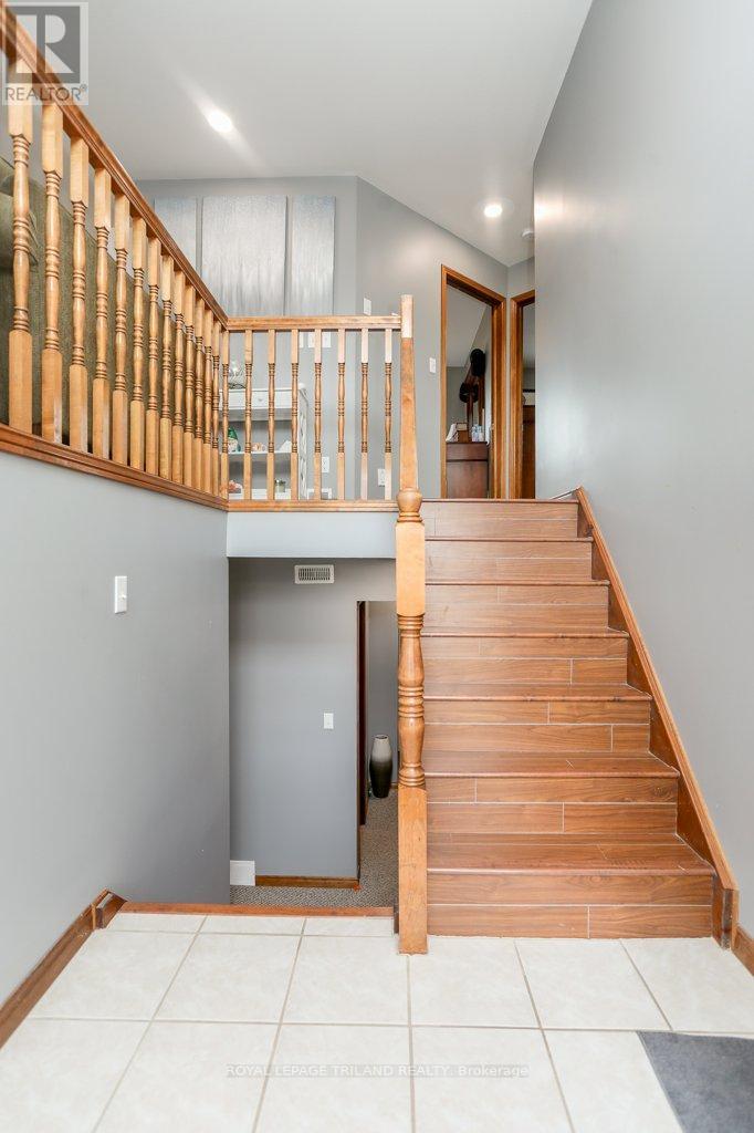 283 Greenfield Lane, Chatham-Kent (Chatham), Ontario  N7L 5N4 - Photo 9 - X12315161